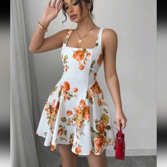 Women's Floral Print Square Neck Sleeveless Mini Dress, Holiday Style - Picture 3 of 4